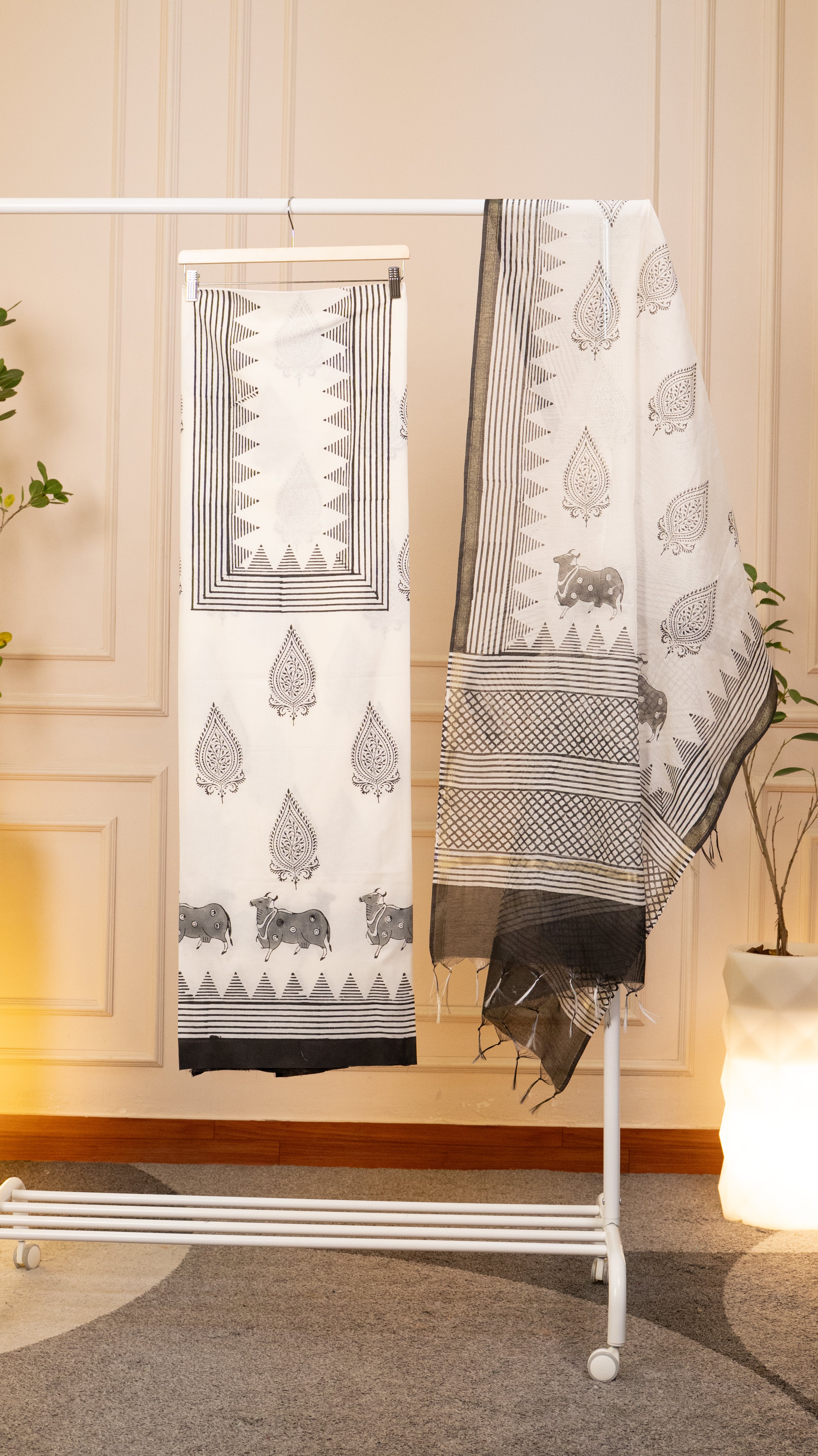 Monochrome Pichwai Inspired Hand-Block Print Unstitched Suit Set